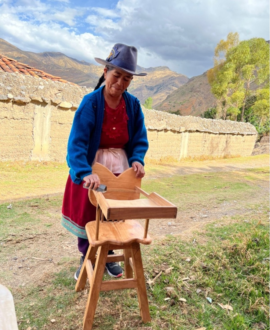 EBANESTERIA LUIS - HUARAZ